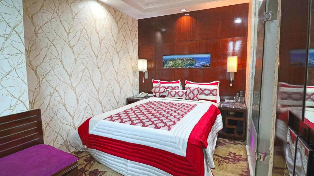 Skycity Hotel Gurgaon Esterno foto