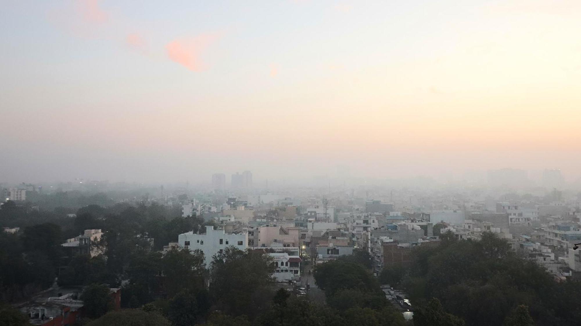 Skycity Hotel Gurgaon Esterno foto