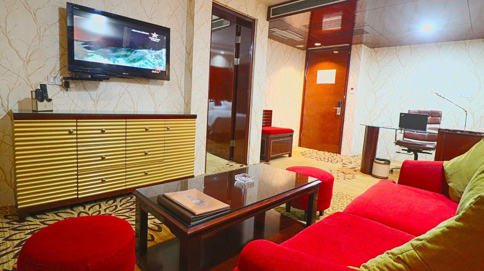 Skycity Hotel Gurgaon Esterno foto