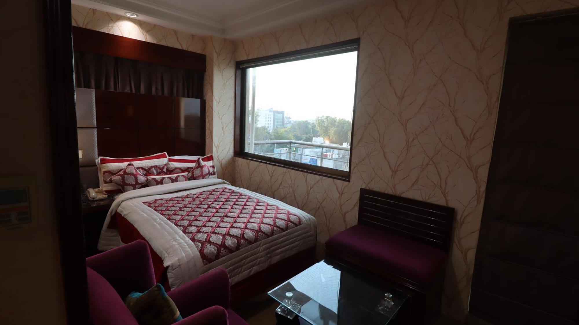 Skycity Hotel Gurgaon Esterno foto