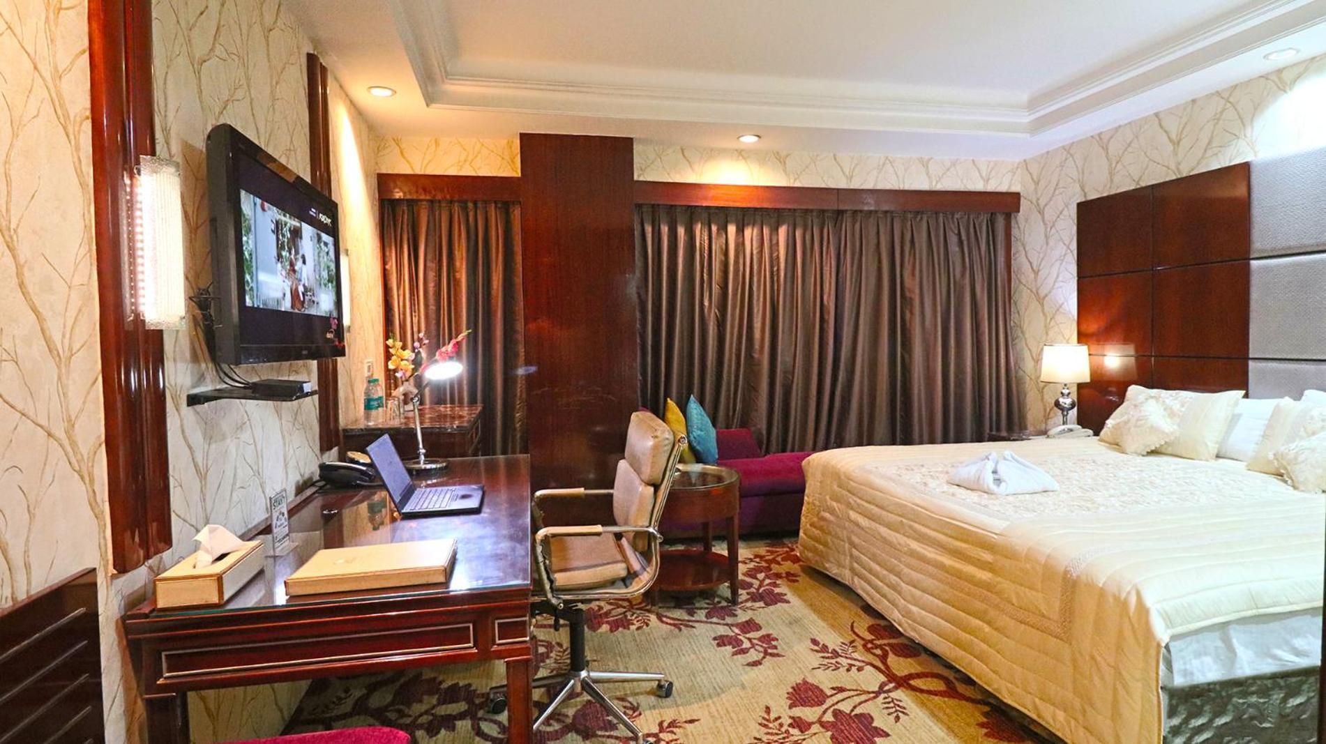 Skycity Hotel Gurgaon Esterno foto