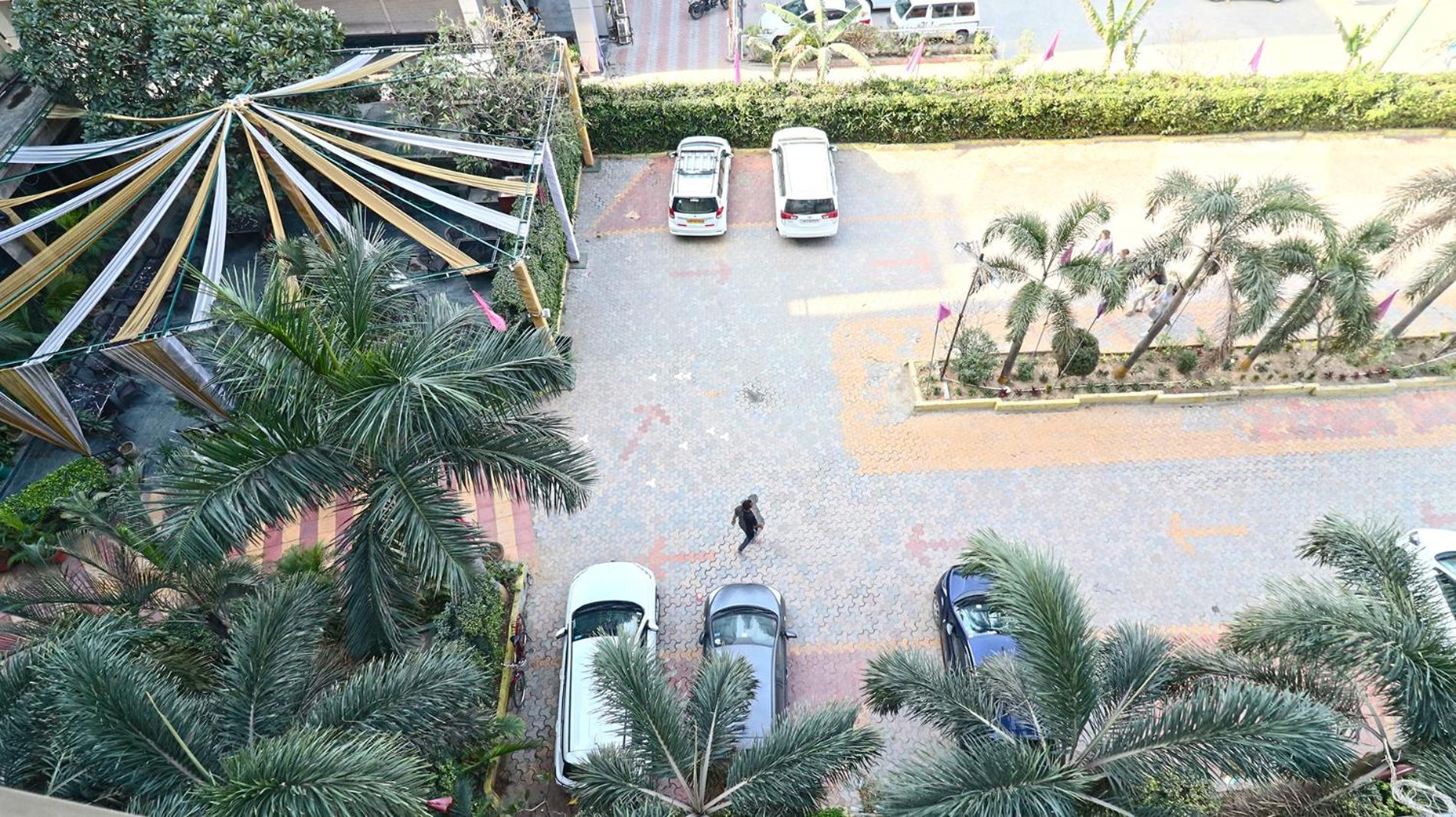 Skycity Hotel Gurgaon Esterno foto
