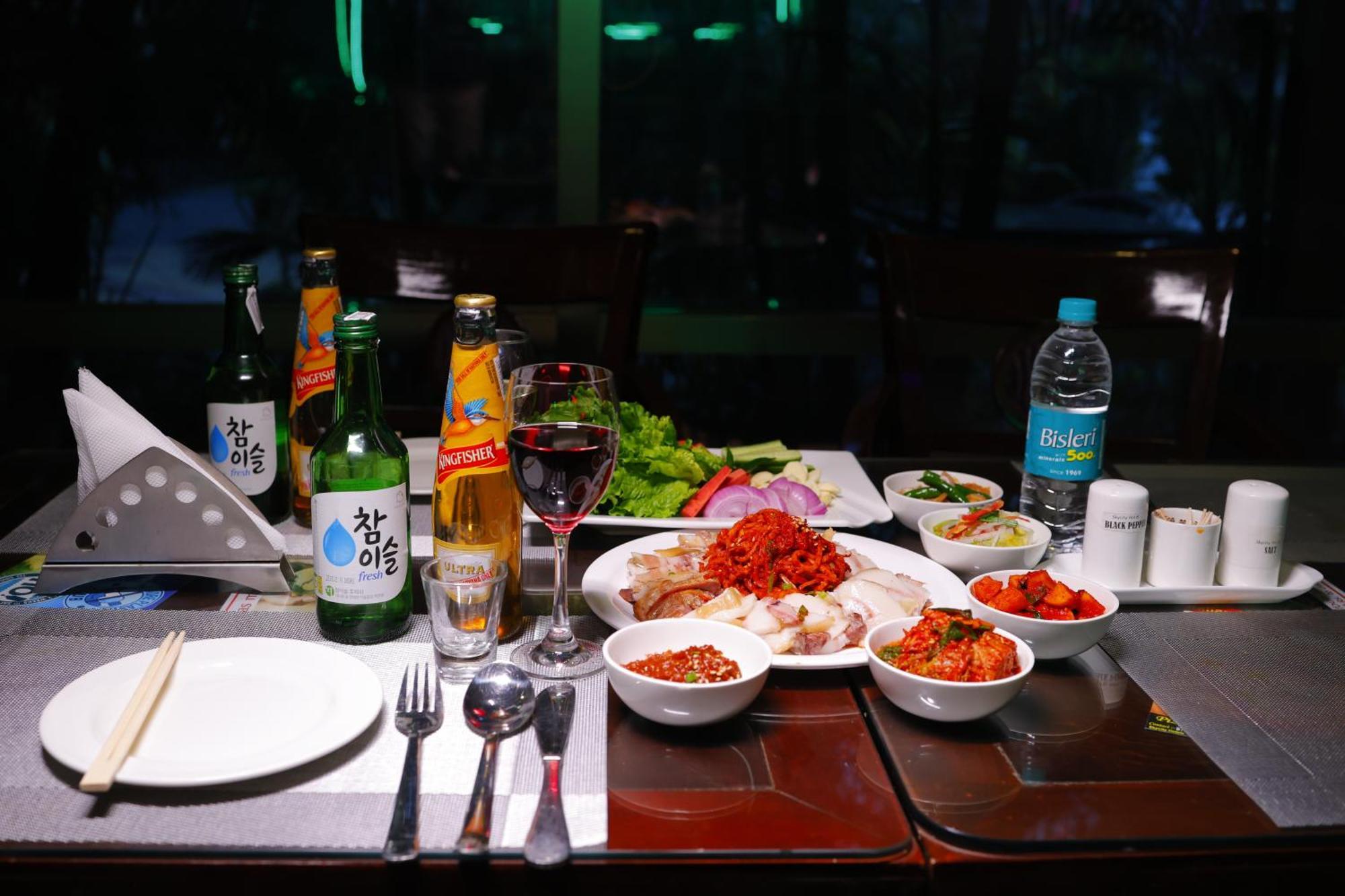 Skycity Hotel Gurgaon Esterno foto