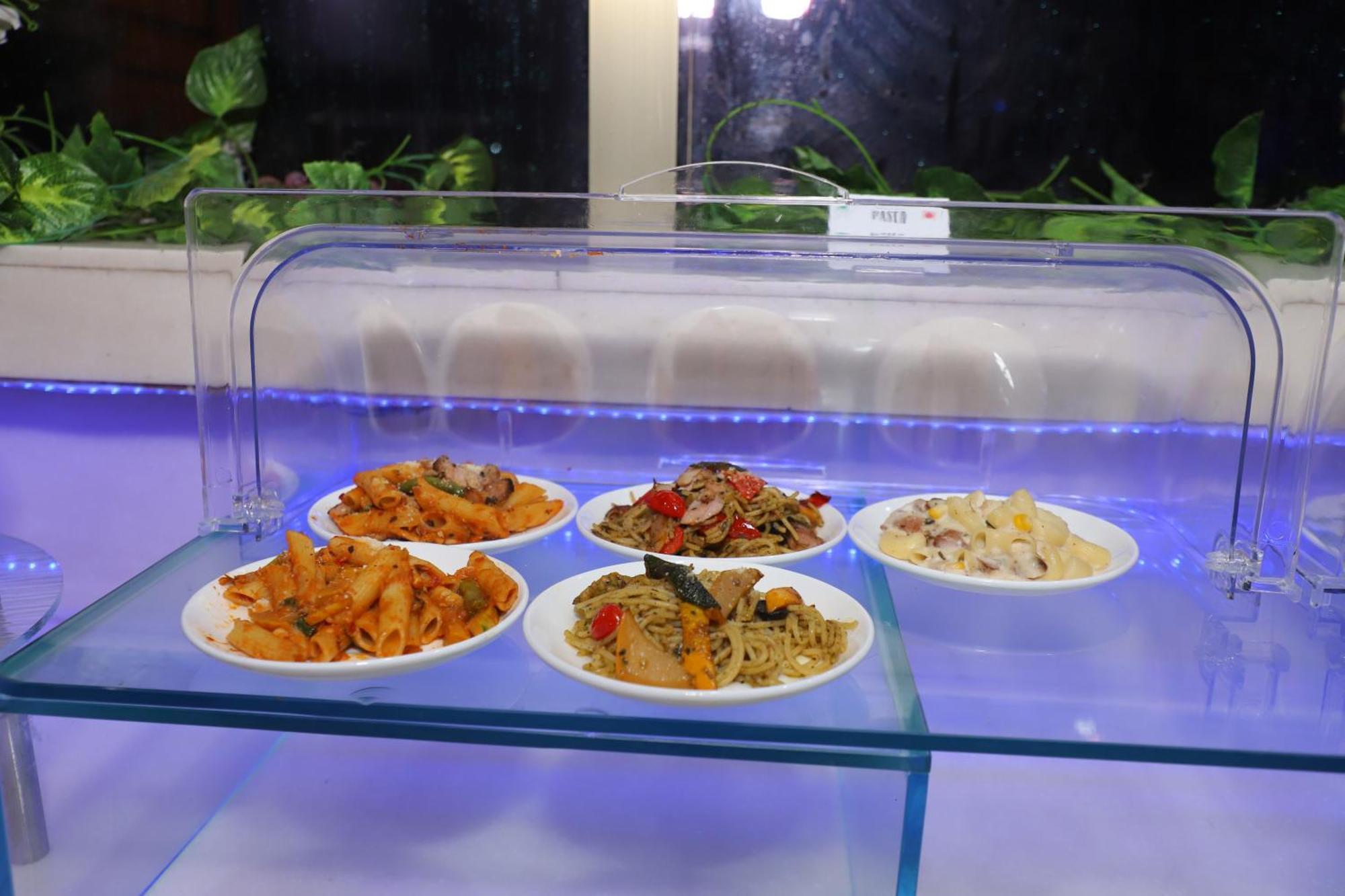Skycity Hotel Gurgaon Esterno foto